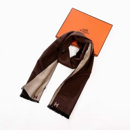 echarpe hugo boss pas cher
