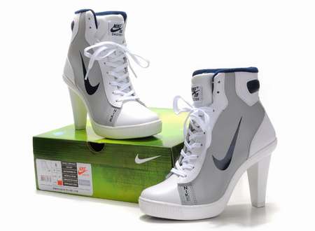 chaussures ouvertes nike